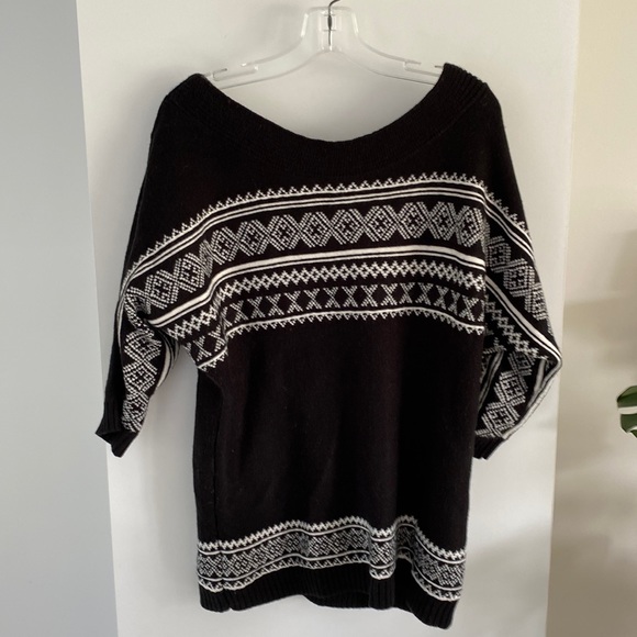 NEW YORK & COMPANY off shoulder boatneck poncho-style sweater dolman sleeve S - Picture 1 of 3